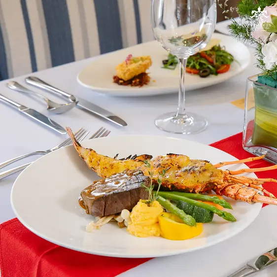 サイゴン ・プリンセス - ユニークで豪華なダイニング クルーズ