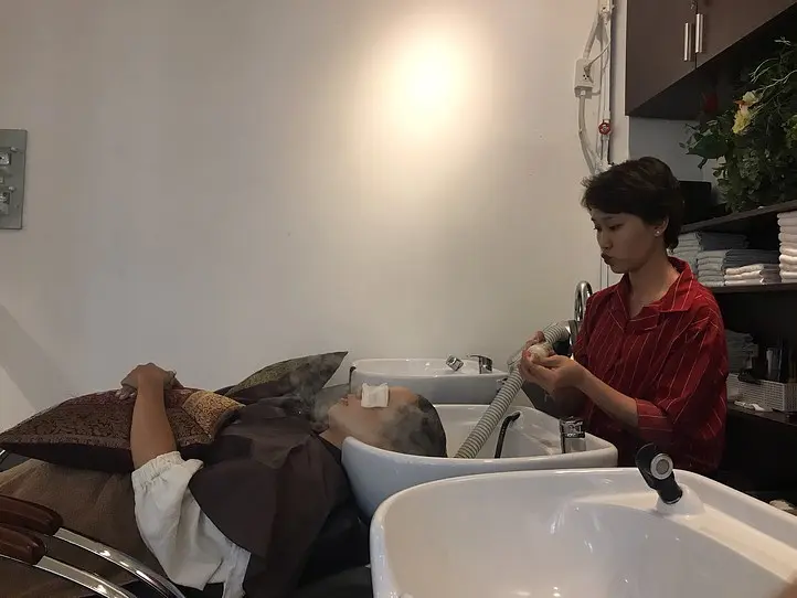 ホーチミン市内の日系美容室で「ヘッドスパ」体験〜CLEO hair international〜