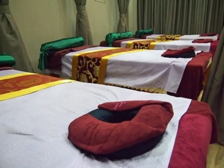 サワデカ・スパ