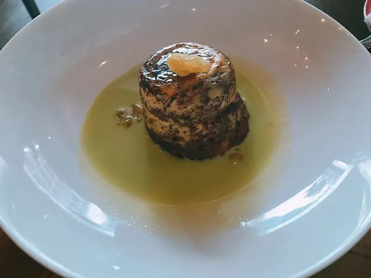 日本でブームの熟成肉！ベトナムのお得なランチで味わう～Stoker Woodfired Grill&Bar