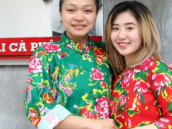 コーヒーに旅情緒を映す。観光の合間に