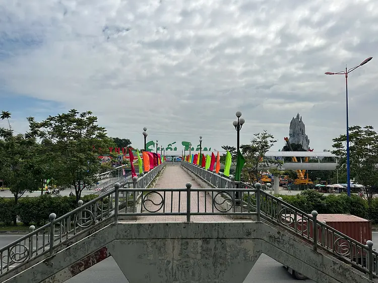 ベンゼスイティエン駅／ホーチミンメトロ