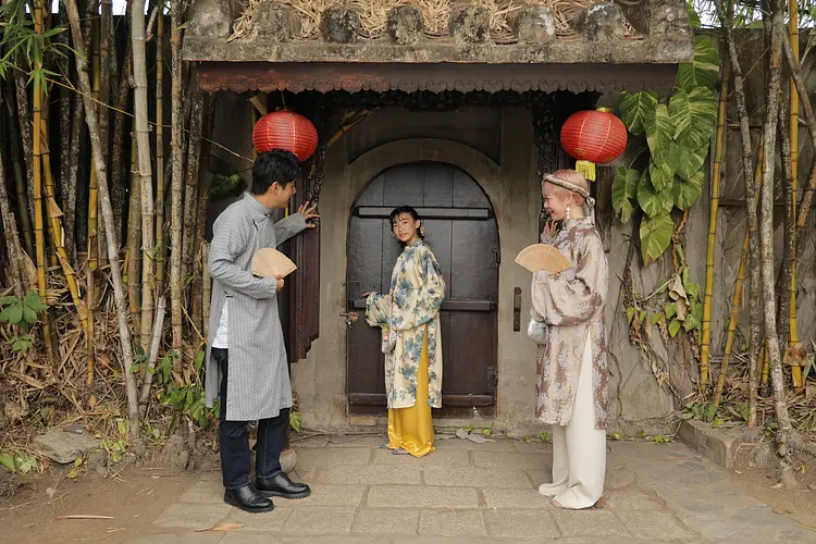 サイゴン・ブルー・トラベル