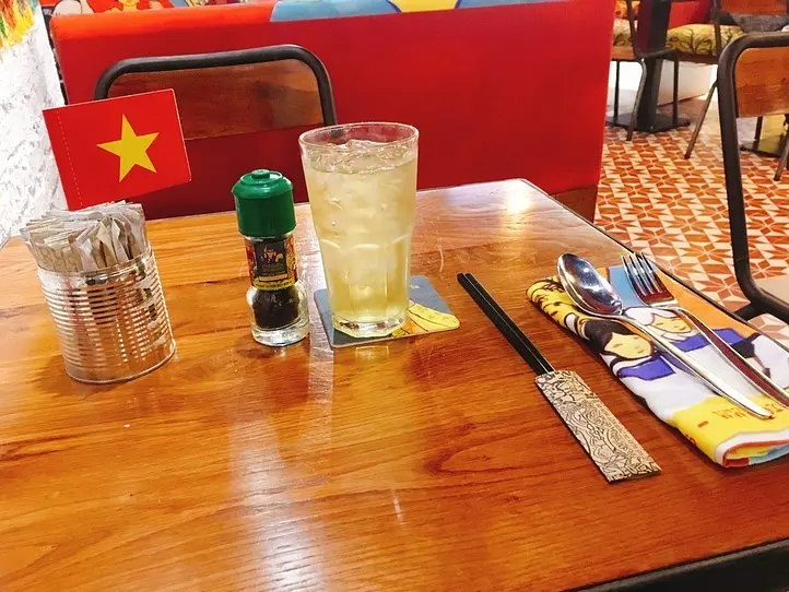 プロパガンダポスターをテーマにしたフォトジェニックなレストラン~「PROPAGANDA（プロパガンダ）」