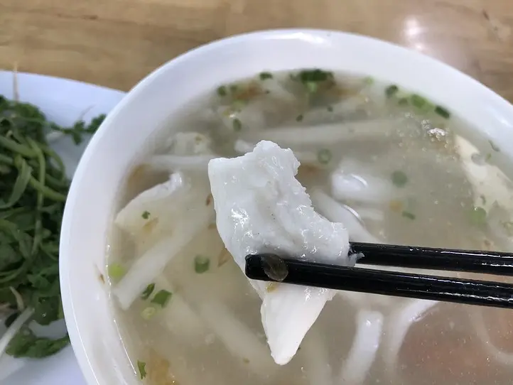 具と麺をカスタマイズ！タオディエン地区で食べるおいしい麺朝食