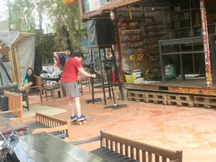 サイゴン・アウトキャスト