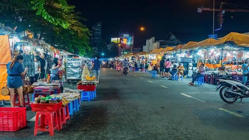 ベトナム市場での食べ歩きガイド