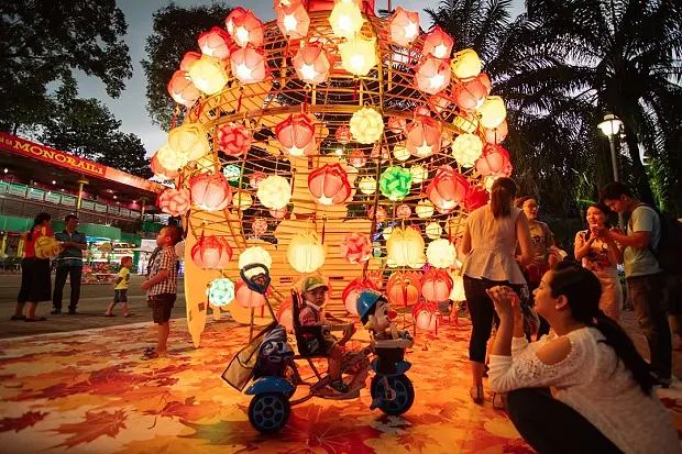 ベトナム中秋節2025：ホーチミンで楽しむ提灯祭りと月餅体験