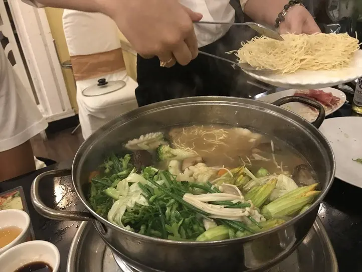 美容効果抜群！ホーチミンでビタミン豊富な花鍋を食べよう〜Dong Restraunt