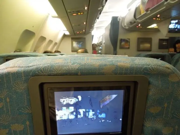 ベトナム旅行！6時間の飛行機機内はどう過ごす？ image