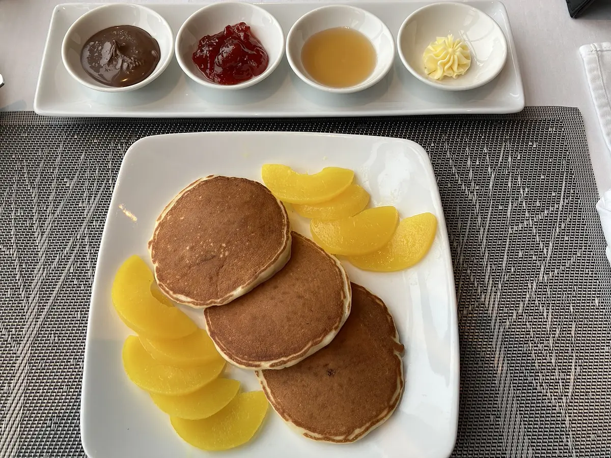 【ニャチャン】海を眺められるインターコンチネンタルホテルニャチャンのカフェテリア