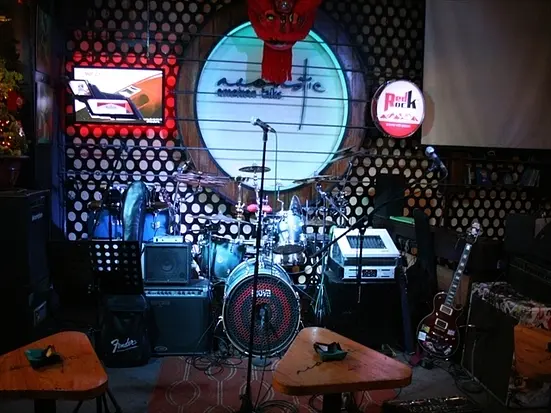 アコースティック