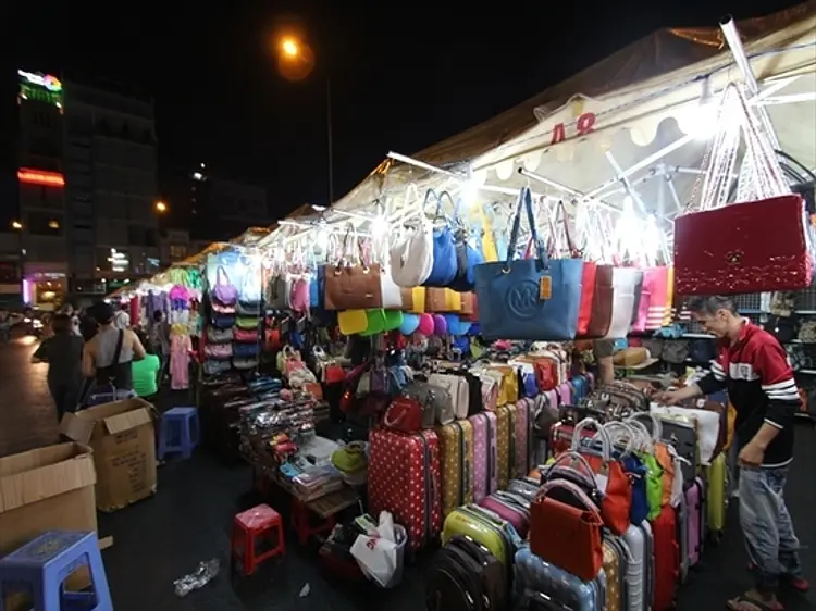 ベンタン市場周辺ナイトマーケット