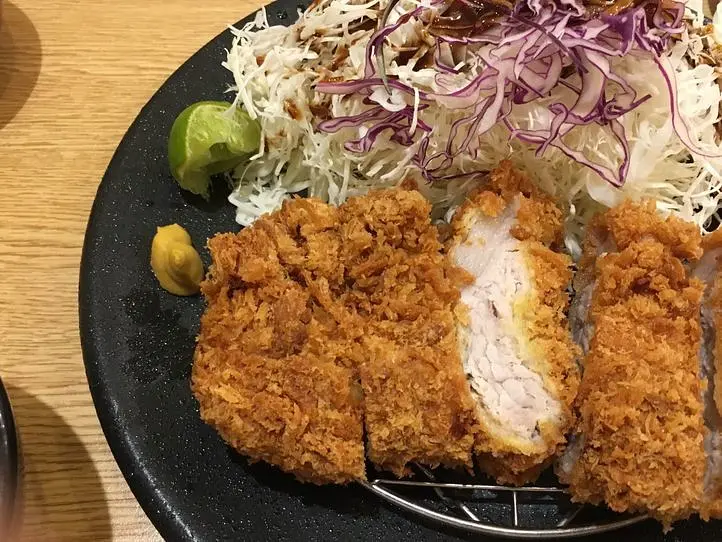 肉厚！熱々ジューシーなミルフィーユカツが食べられるお店～かつ吉～