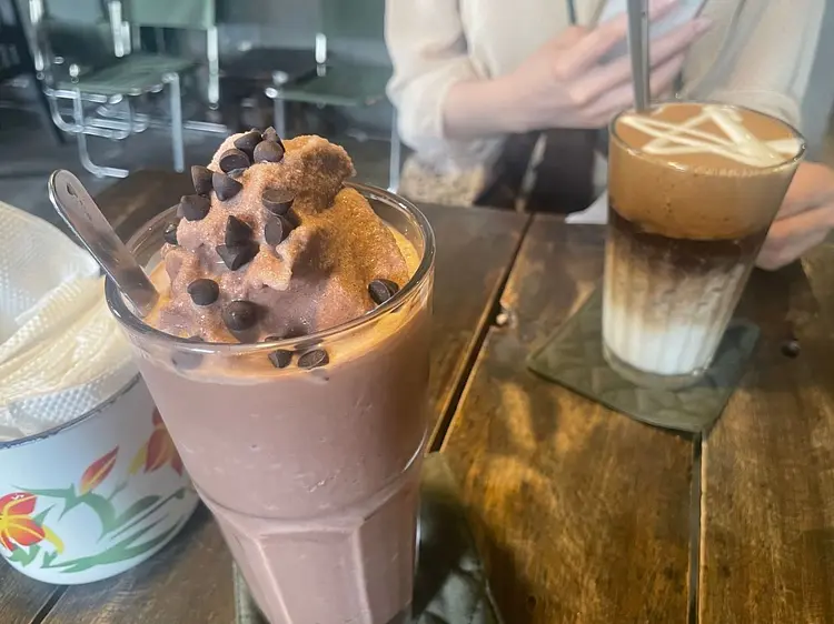 サイゴン・ブルー・トラベル