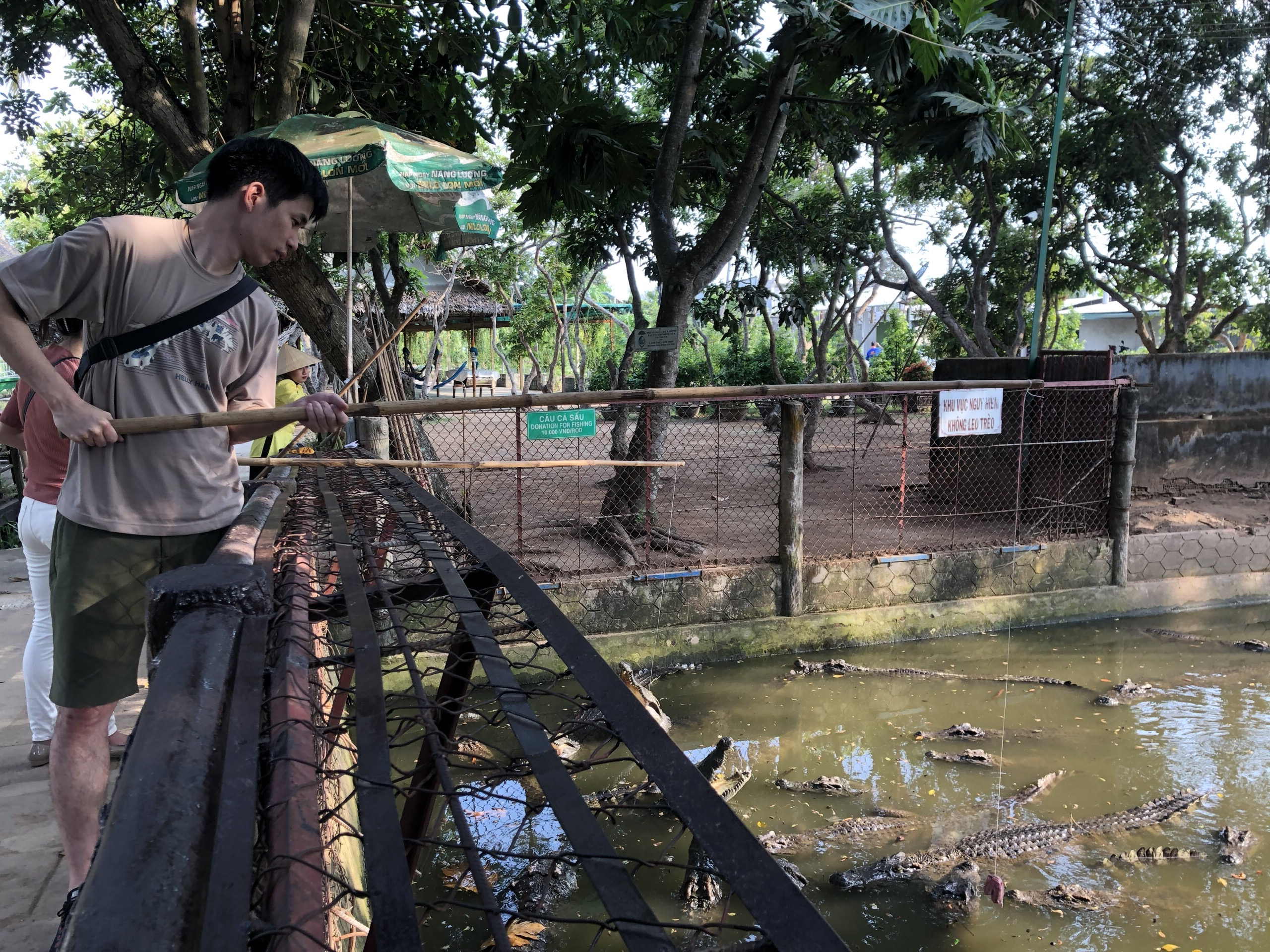 ホーチミン２大人気観光地！クチトンネルとメコン川クルーズ／１日／専用車／日本語ガイド／昼食付き