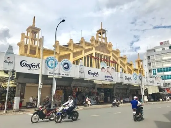 タンディン市場