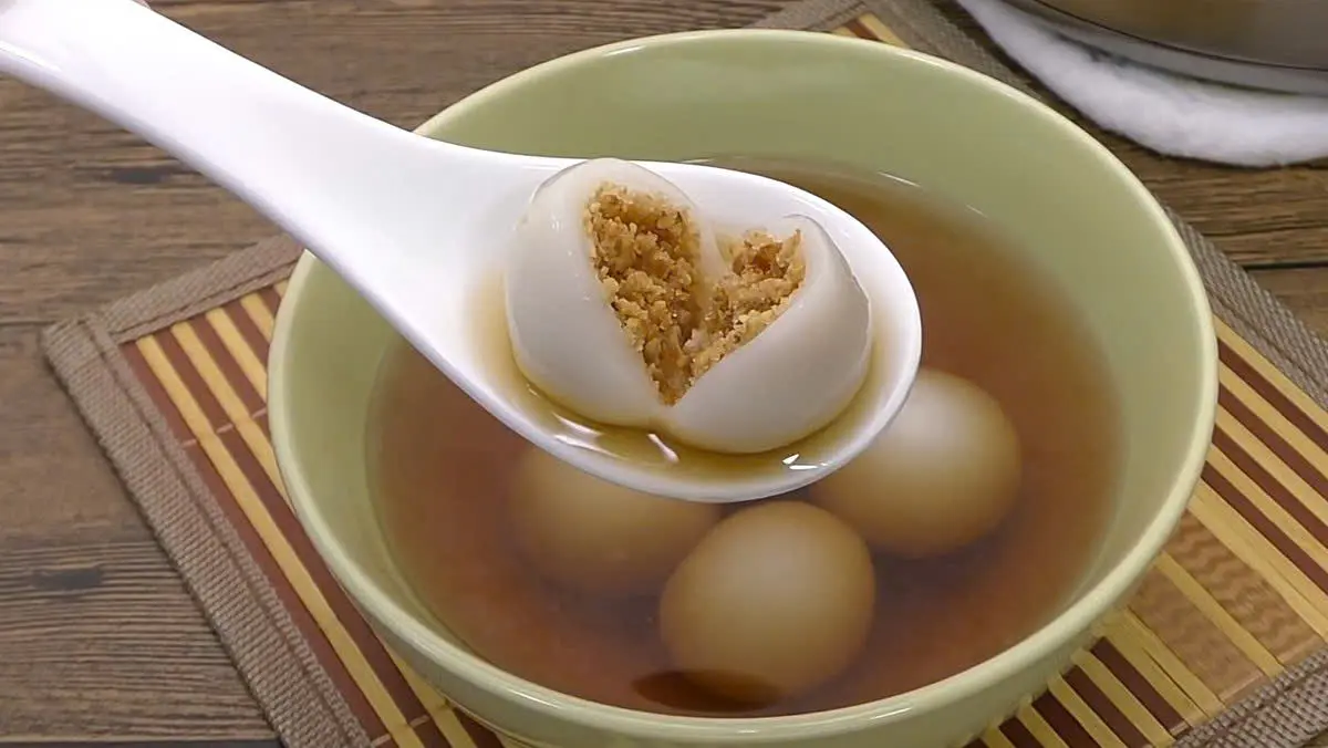 ベトナムで味わう伝統の甘味：日本人旅行者におすすめのデザート特集