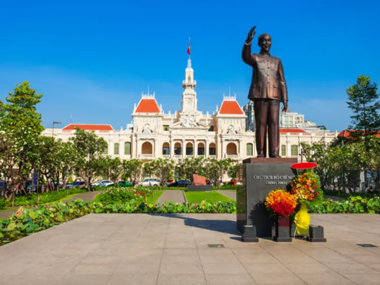 サイゴン・ブルー・トラベル