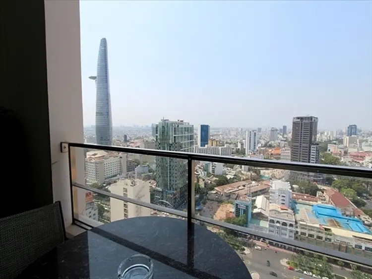 レベル 23 (シェラトン サイゴン ホテル & タワーズ内)