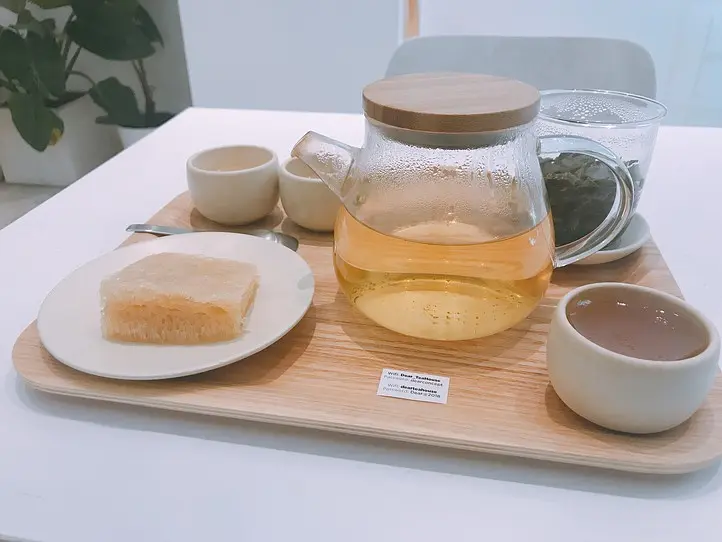 路地奥にあるカフェで静かにティータイムを楽しむ~dear tea house