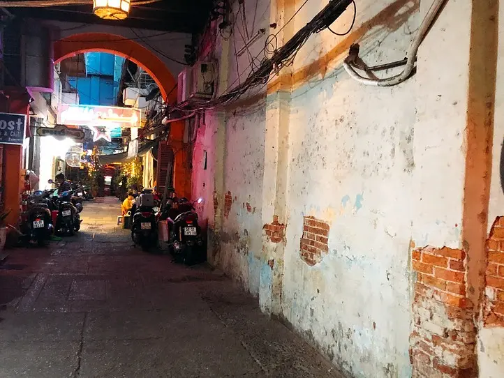 ひっそりたたずむ一軒家ベトナム料理レストラン