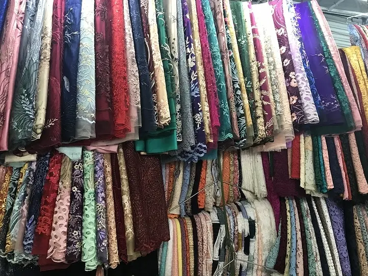 タンディン市場、どんな布を買ったらいい？在住者のお気に入りのお店をご紹介！