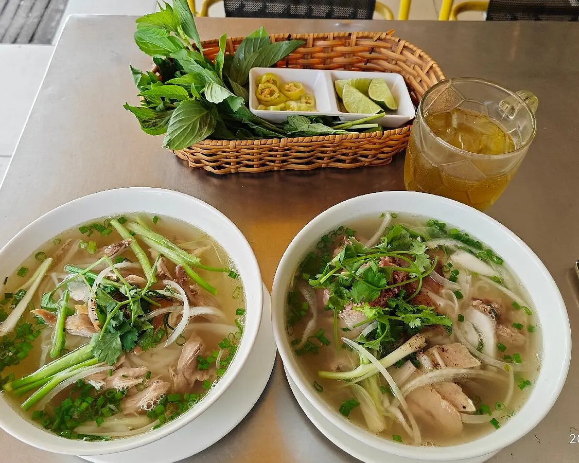 コスパ最強！ホーチミンのミシュラン掲載フォー専門店「Phở Chào」完全ガイド