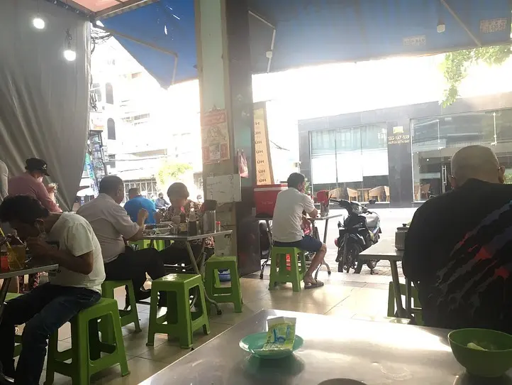 　五区の中華街で食べたい！おいしいローカルフード・フーティウ＆バインミー