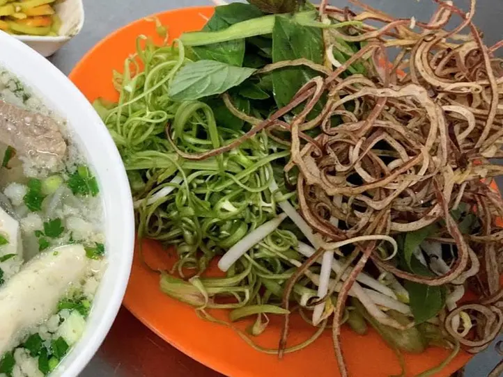 ベンタイン市場すぐそば！ハノイ発祥ブン・モックの人気店～Quan Bun Moc Thanh Mai～