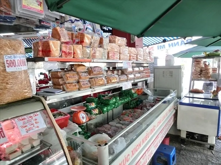 Nhu Lan (ニューラン)