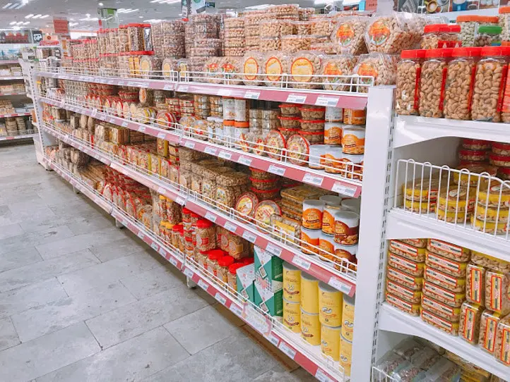 バラマキ土産ならココ！なんでも揃うお土産屋さん～Lucky Plaza