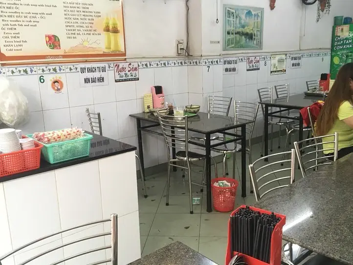 ローカル麺料理「ブンリュー」を食べよう！　~「Bun Riu Cua Oc」