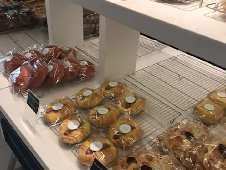 7区で美味しいイートイン　ベーカリーカフェ　La Sh Ve(ラ・シェブ)