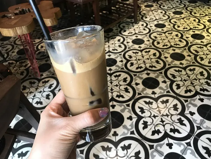 タオディエンでモーニング散歩〜バインミーとベトナムコーヒー