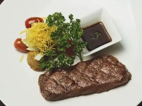 ディナーの王様、ビーフステーキを堪能！