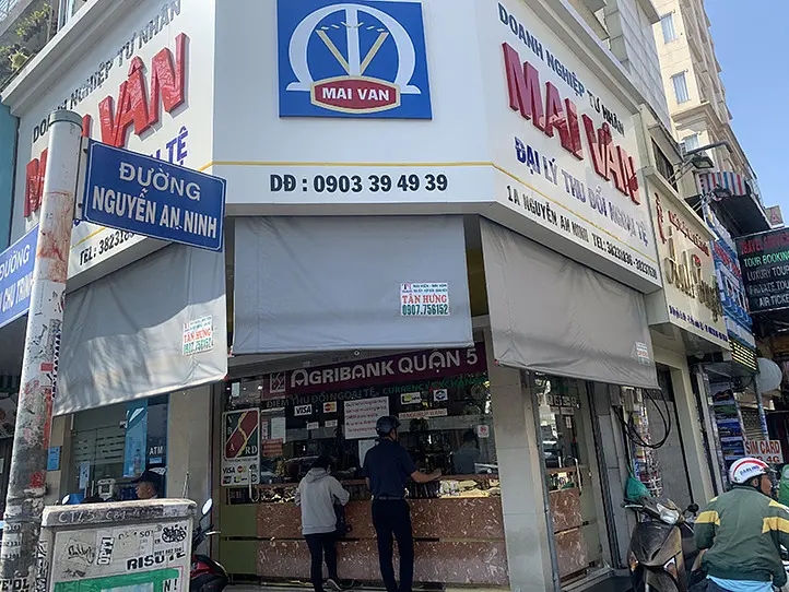 ももの女子旅日記｜ベトナムで両替してみよう！おすすめ両替スポットもご紹介【第27話：連載漫画 】