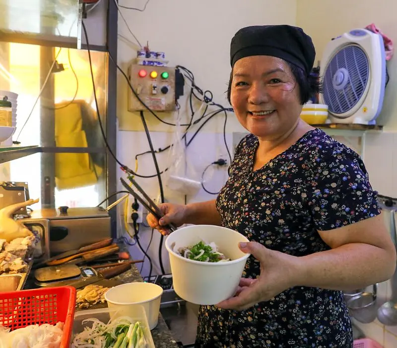 コスパ最強！ホーチミンのミシュラン掲載フォー専門店「Phở Chào」完全ガイド