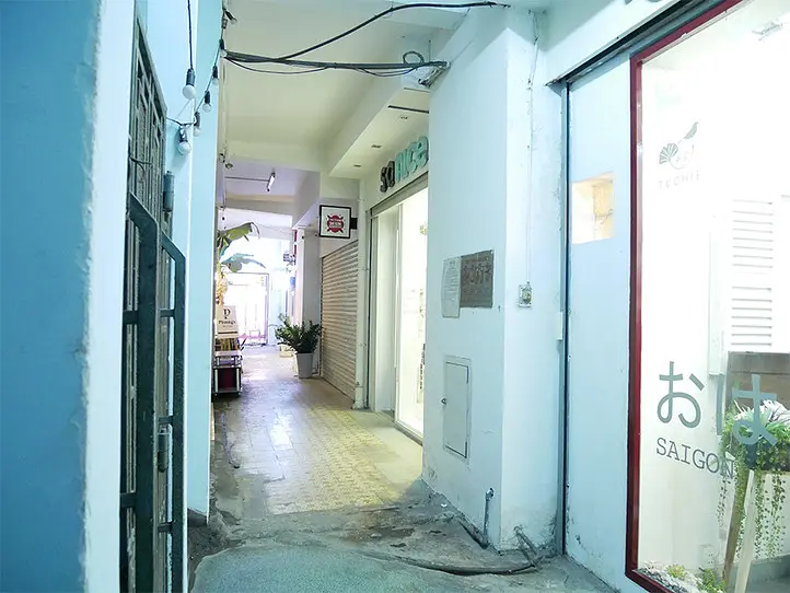 古いアパートの中には、こんなお店が！ 【雑貨店】