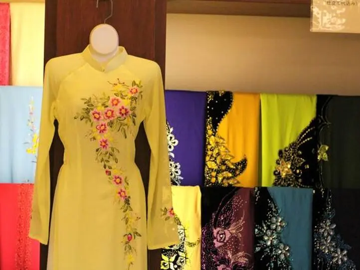 ホーチミンでアオザイのオーダーメイドを♪