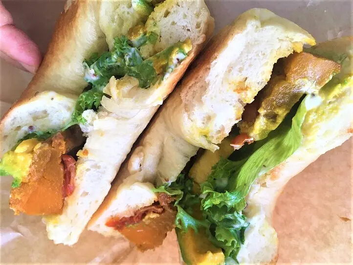 社会隔離中も宅配できるパン屋さん