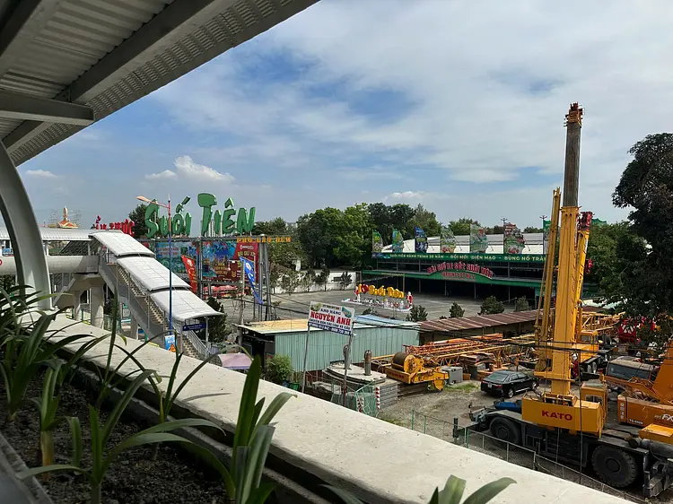 国立大学駅／ホーチミンメトロ