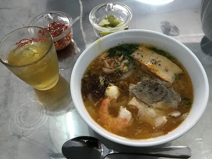 カニのうまみがしっかり詰まった麺料理！ベトナム名物、バインカンクア