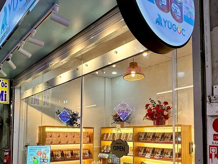 YUGOC レロイ通り本店