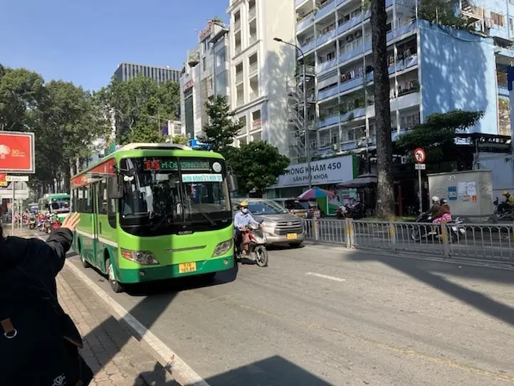 　ホーチミン市内バスに乗ってみた＆郊外の公園に行ってみた