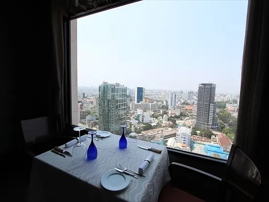 シグネチャー レストラン (シェラトン サイゴン ホテル ＆ タワーズ内)