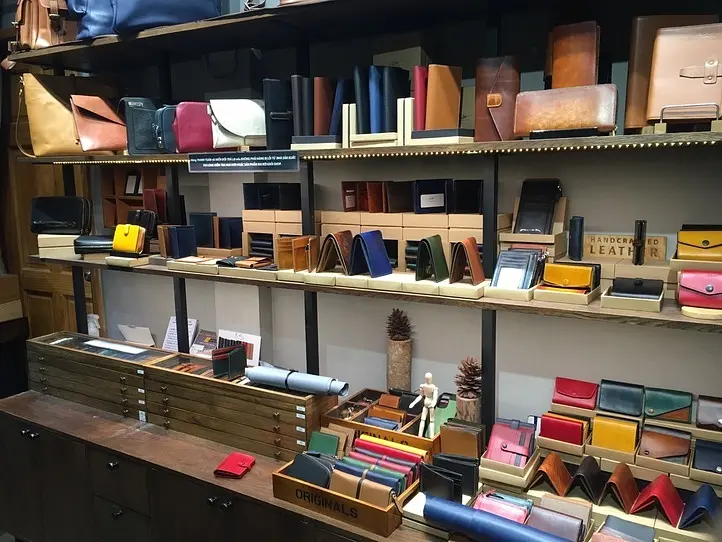 　オーダーメイドの革財布が作れるお店「tabo leather」