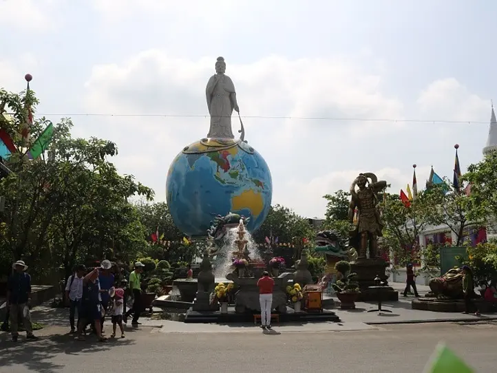 スイティエン公園でベトナムの歴史と文化を垣間見る