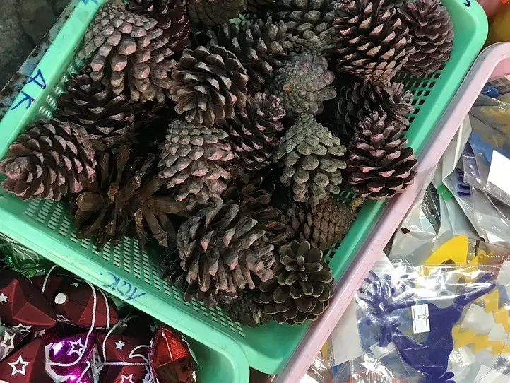 クリスマス前のタンディン教会！ピンク教会に負けない、可愛いオリジナルリースを作ろう