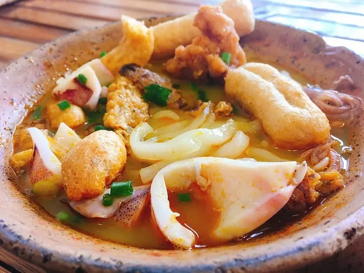 おすすめベトナム麺料理「バイン・カン」をローカル店で食べよう！